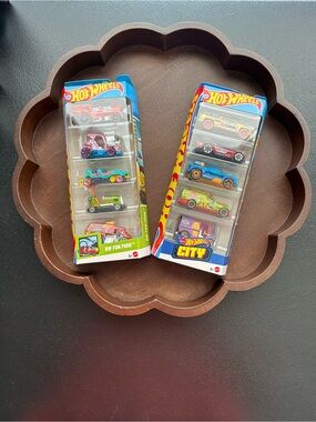 Hot Wheels 5 Pack HW Fun Park & HW City JBJ88 & JBJ75
